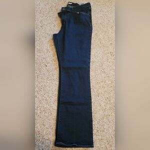 Lightly Worn Levi Classic Boot Jean in Dark Wash - Size 32